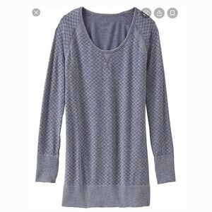 Athleta Woodridge Ambassador Long Sleeve Grey Top